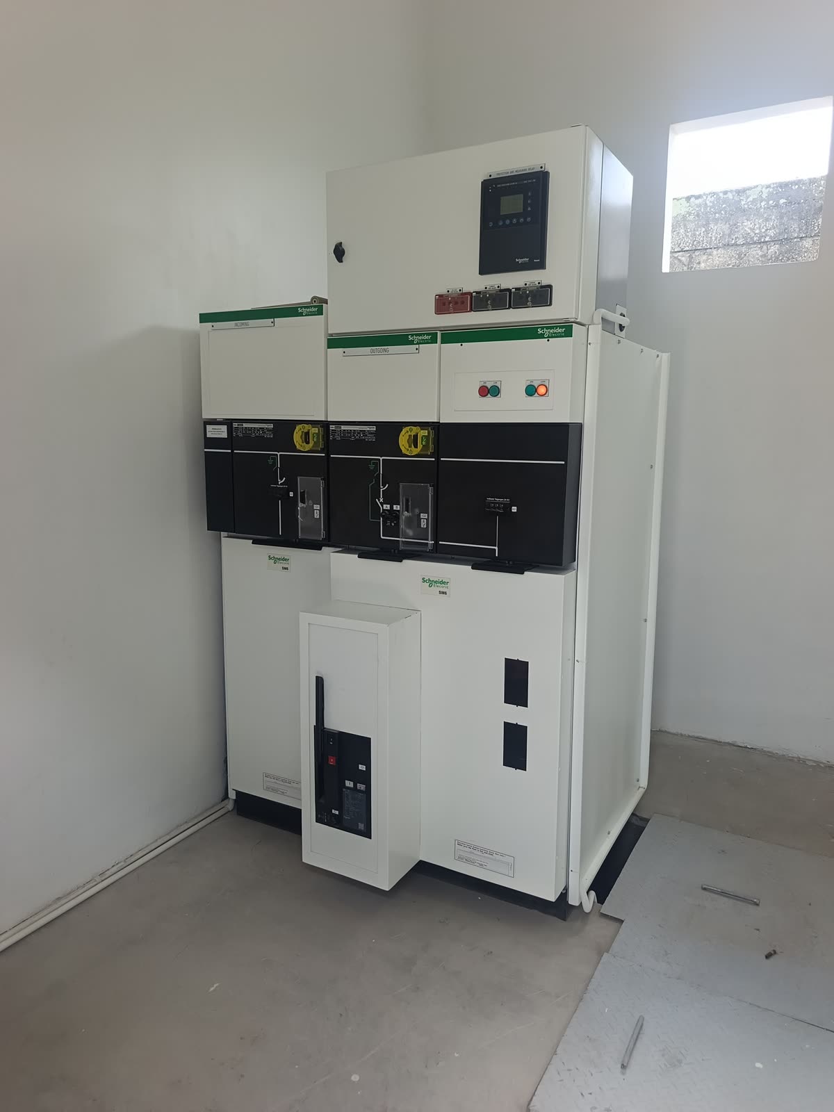 Kubikel 20 kV Schneider SM6 & relay proteksi &mdash; PT Ratu Makmur Abadi